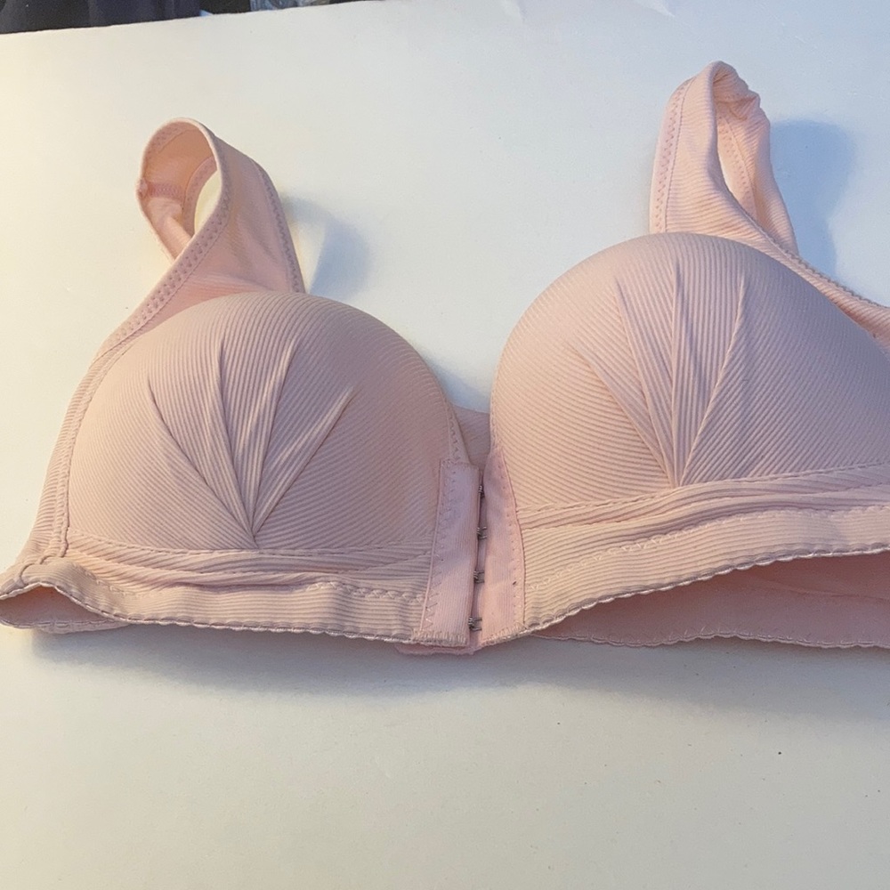 FINAL MARKDOWN Front hook Leisure bra 36D